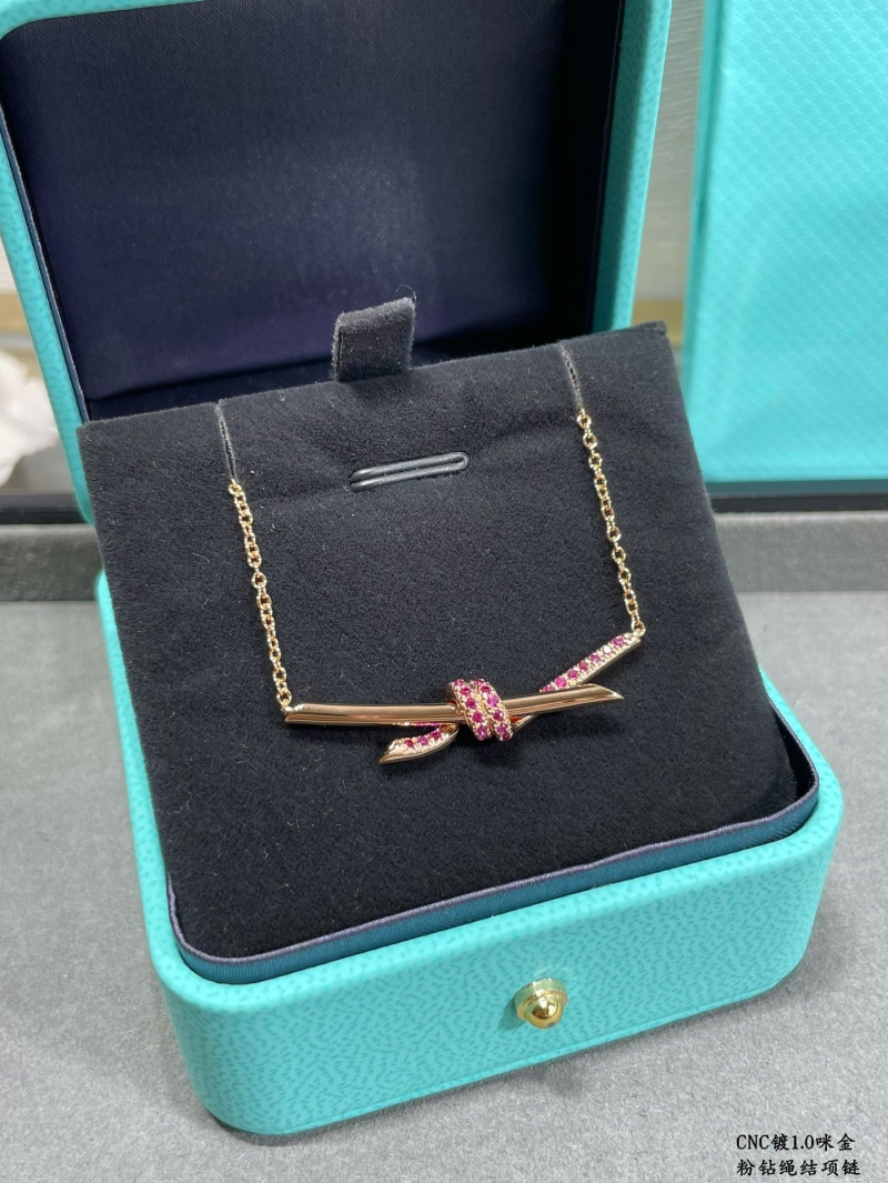 T*f*ny necklaces